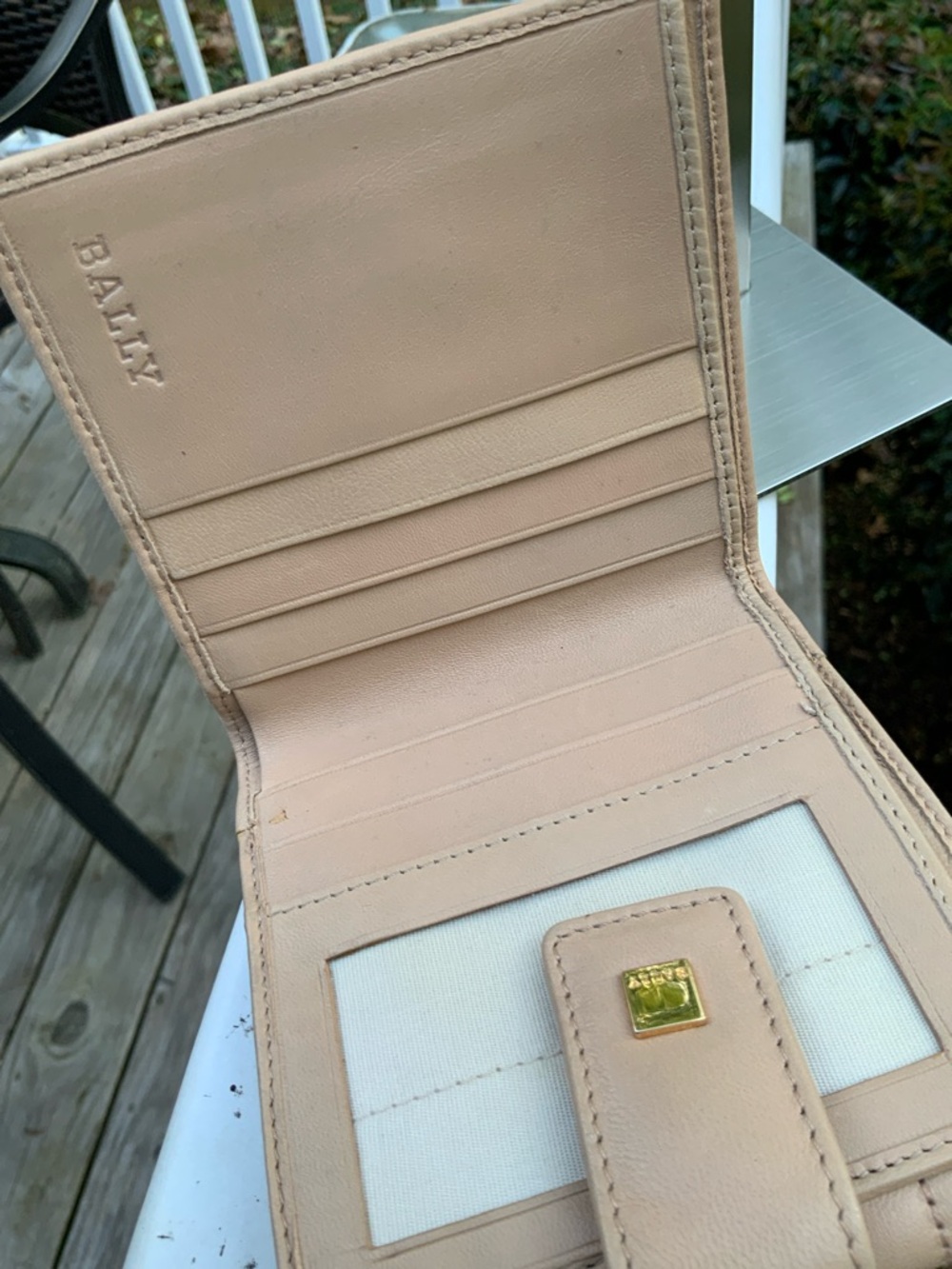 Bally Beige Quilted Leather Snap Wallet with Gold Logo - Picture 12 of 14